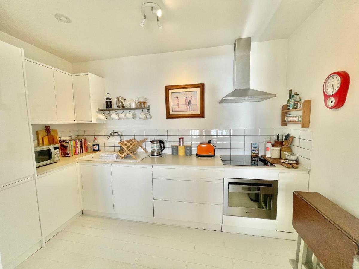 דירות Stunning 2 Bed With Sea View In Hastings Old Town מראה חיצוני תמונה